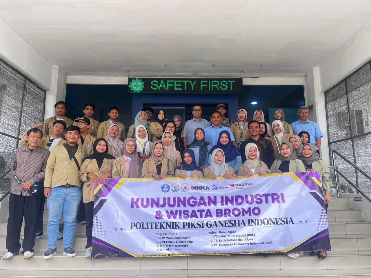 Dosen dan Mahasiswa Politeknik Piksi Ganesha Indonesia Lakukan Kunjungan Industri ke PT. INKA, PT. B
